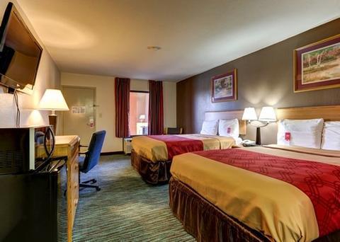 Hotel Econo And - 2*