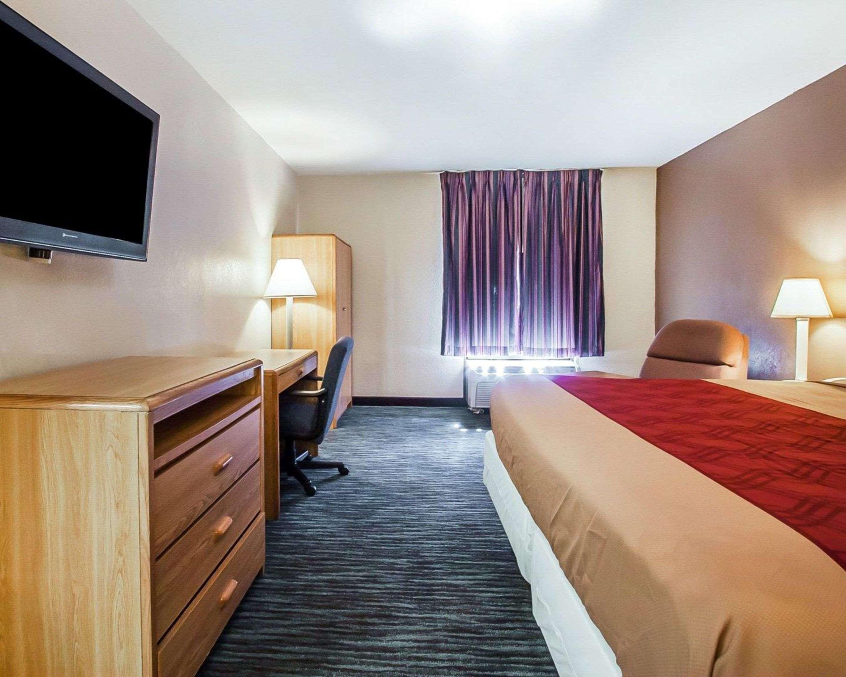 Econo And - Hotel 2*