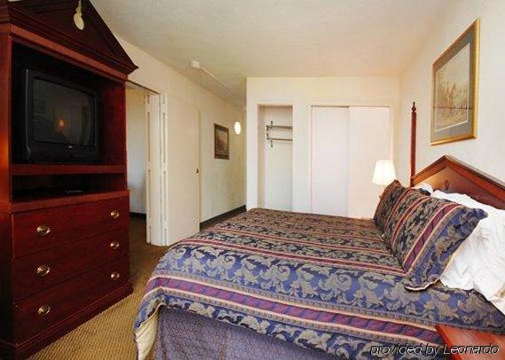 Econo And - Hotel 2*