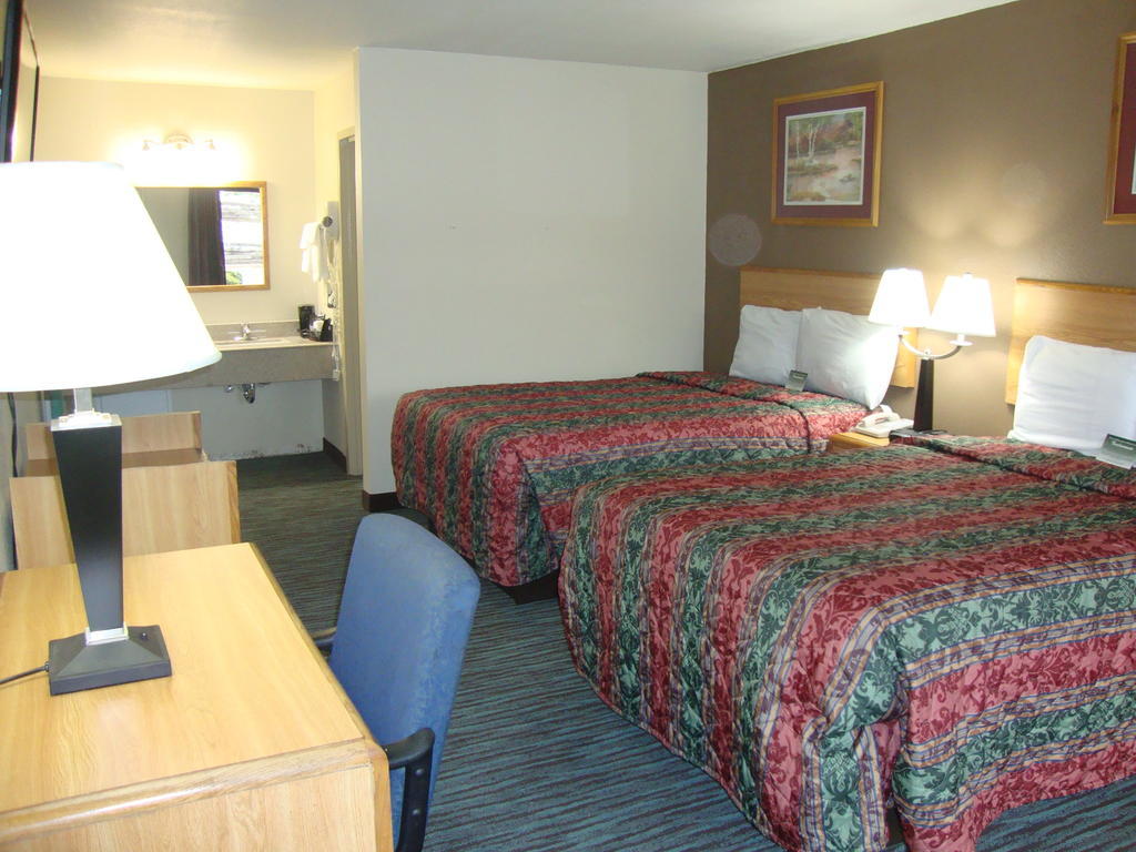 Hotel Econo And -